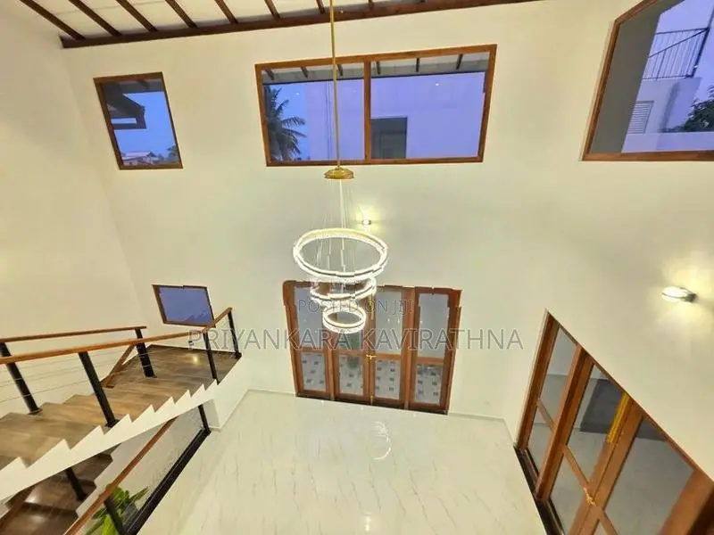 Architecture Design Luxury House For Sale in Piliyandala