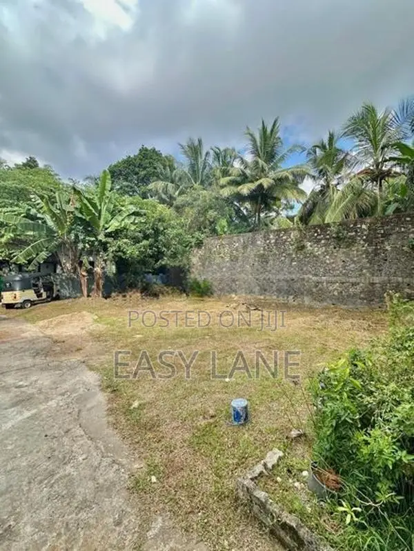 මාලඹේ අතුරුගිරිය පාරට ඇවිදයන දුරින් ඉඩමක් / RU 15224