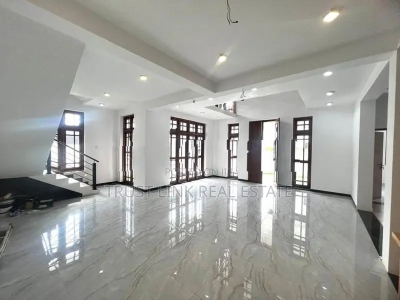 BRAND NEW LUXURY 03 STOREY HOUSE FOR SALE IN JA ELA WELIGAMPITIYA