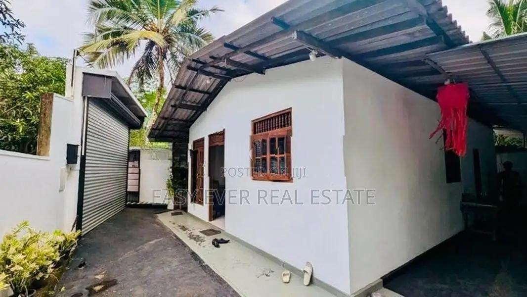 අතුරුගිරිය නගරයට ආසන්නව වටිනා නිවසක් / KK 14950