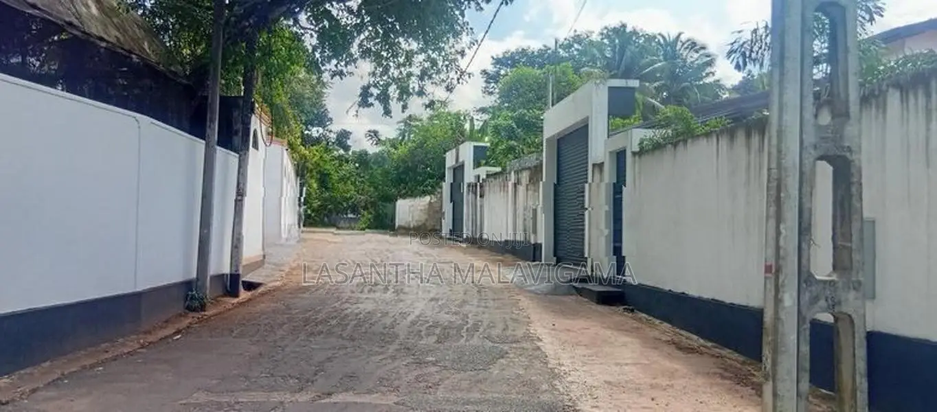 10.75 perch Land for sale in Galwarusa Road, Athurugiriya