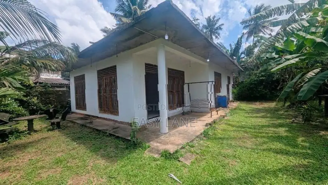 House for sale in Athurugiriya / KM 12760