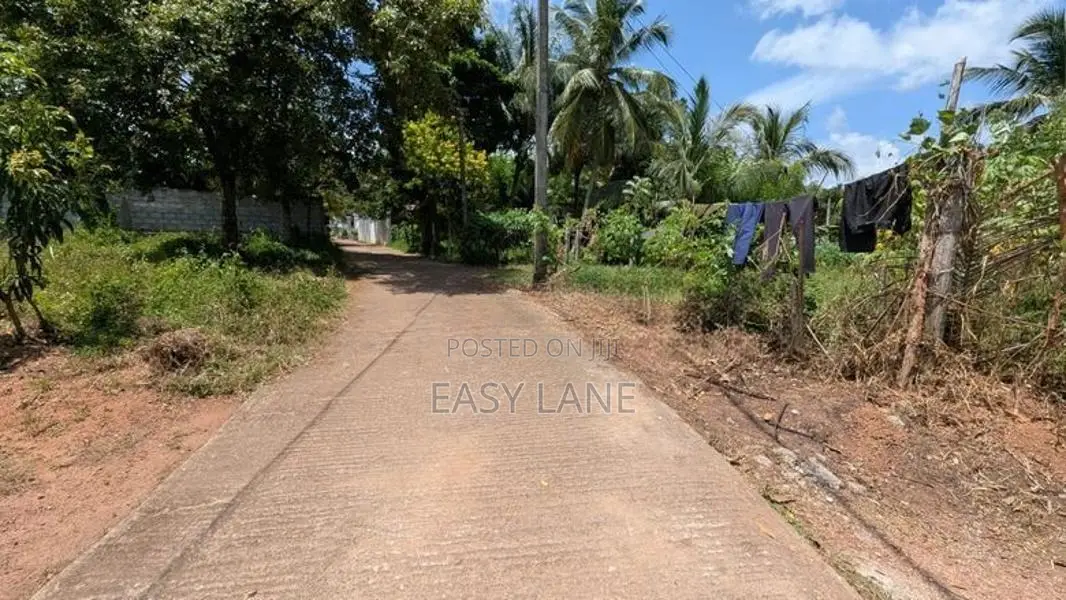 Land for sale in gampaha / KM 15645