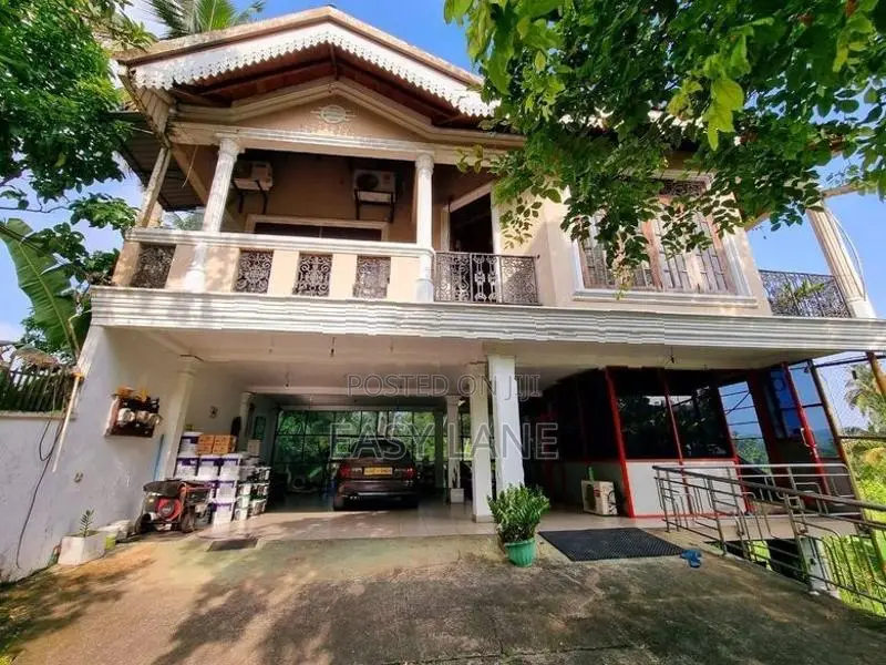 කොළඹ නුවර ප්‍රධාන මාර්ගයට මුහුණලා වාණිජ දේපළක් / CA 11012