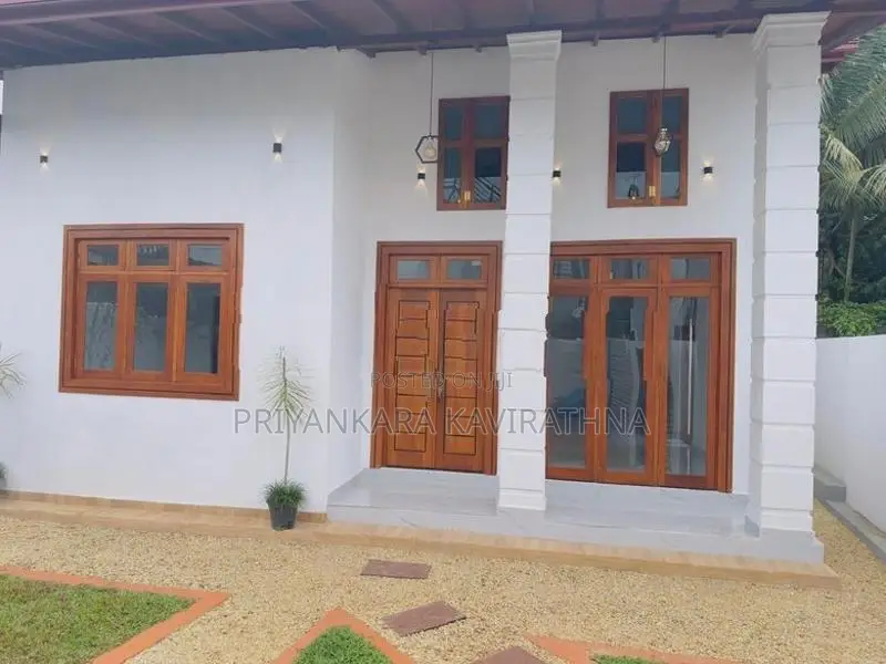 මත්තෙගොඩ පිහිටි සුකෝපබෝගී අලුත්ම දෙමහල් නිවස විකිනීමට