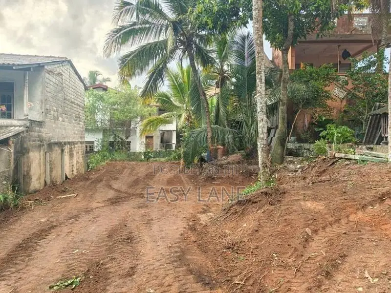 Land for sale in kottawa / KM 13134