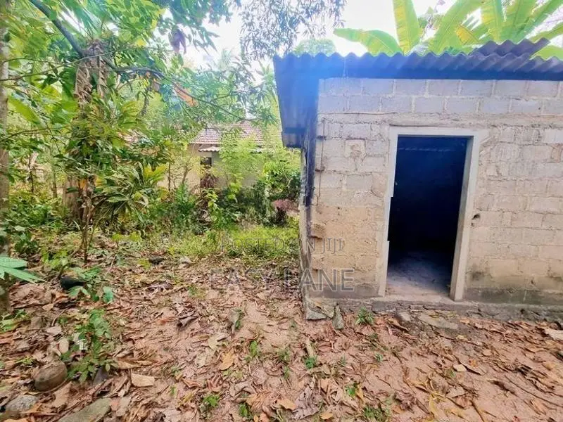 දෙවලපොලින් වටිනා නේවාසික බිම්කොටසක් විකිණීමට / KM 9128