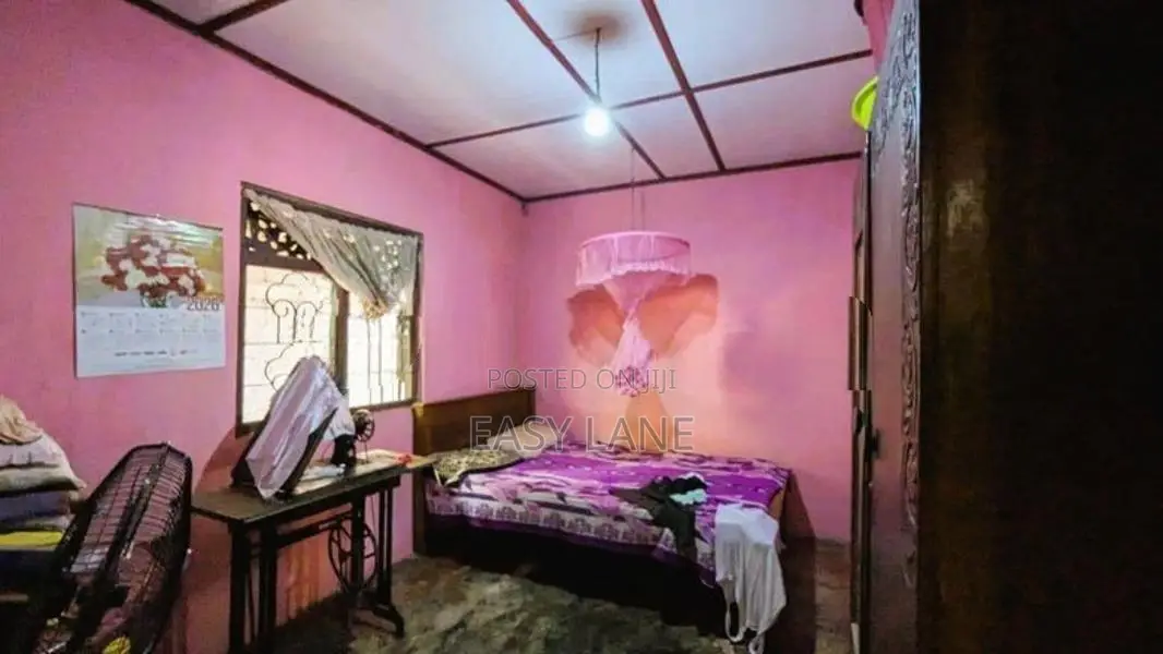 🏠 හංවැල්ල කිරිදිවැල කටුනායක ප්‍රධාන බස් පාරට මායිම් නිවස / SA 11096