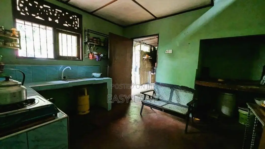 🏠 හංවැල්ල කිරිදිවැල කටුනායක ප්‍රධාන බස් පාරට මායිම් නිවස / SA 11096