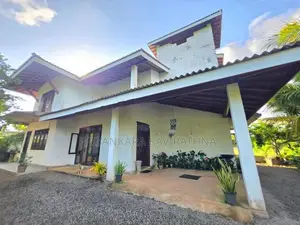 Nice Location / 3 Storied House For Sale in Payagala