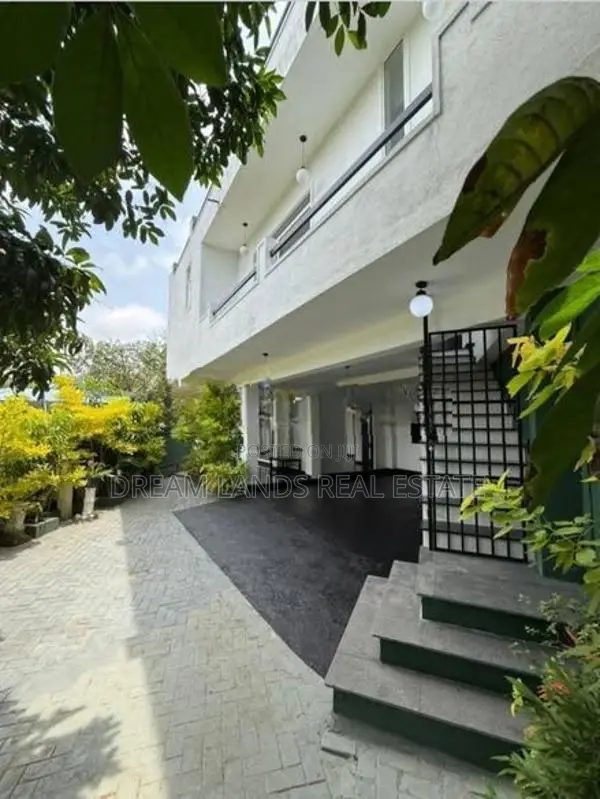 Maharagama Vidyala Handiya 3 Story Brand New House for Sale ( RHS - 76