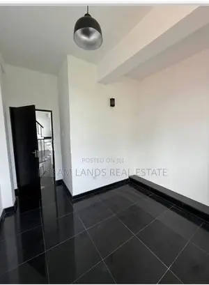 Maharagama Vidyala Handiya 3 Story Brand New House for Sale ( RHS - 76