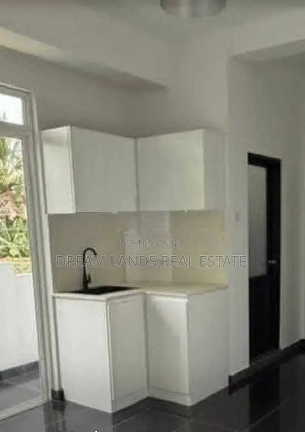 Maharagama Vidyala Handiya 3 Story Brand New House for Sale ( RHS - 76