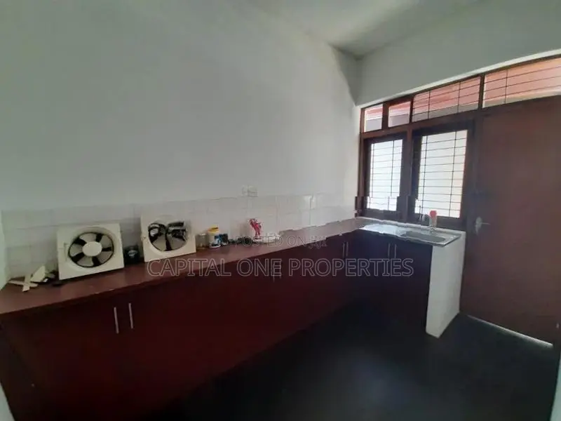 Office For Rent Horton Place Colombo 07 - 2302u/1