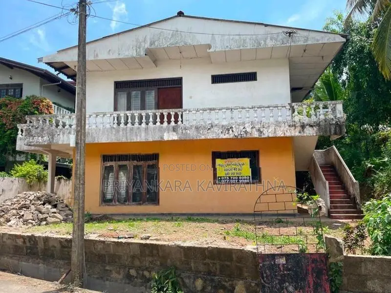 13.4 Perches - Old Single Storied House For Sale in Palawatta