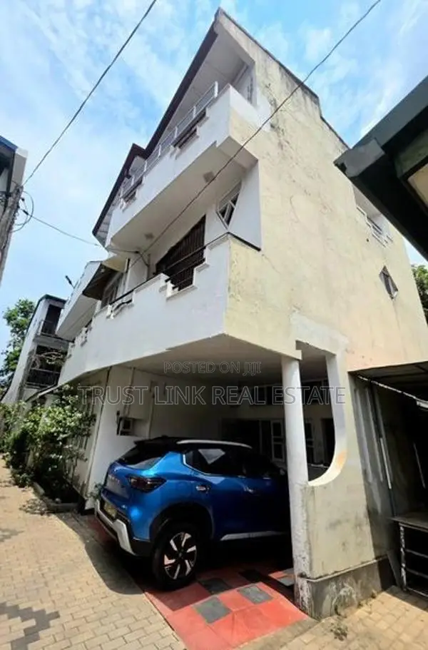 🏡 MODERN 3-STORY MANSION FOR SALE – WATTALA