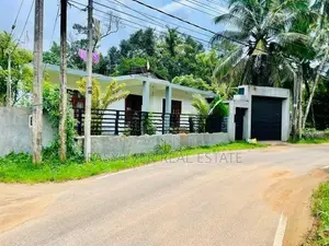 කාපට් පාරට මුහුණලා අංගසම්පූර්ණ නිවසක් / KK 8340