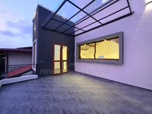 Luxury House For Sale in Piliyandala With 11.5 Prches