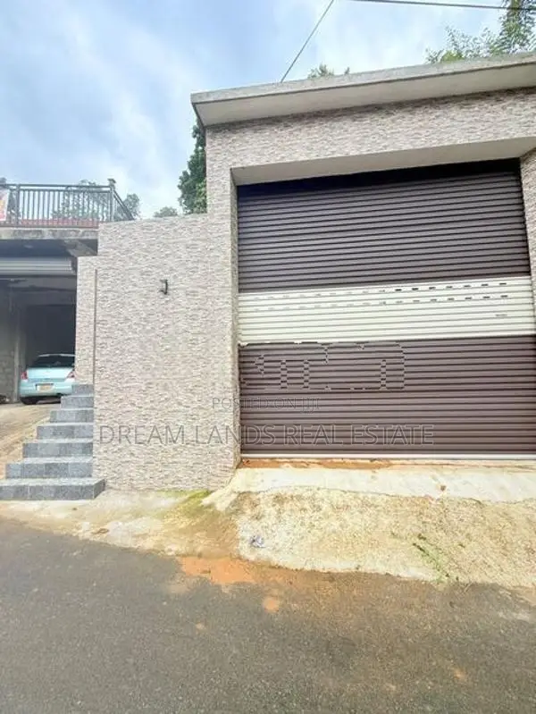 Stand a lone newly build house for sale in Dunuwilla kandy