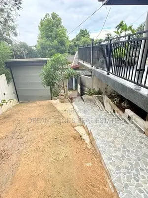 Stand a lone newly build house for sale in Dunuwilla kandy