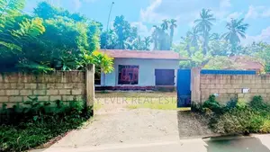 🌾 වෙල් යායකට මායිම්ව 🛣️ කාපට් පාරටම මුහුණලා නිවසක් / KK 14653