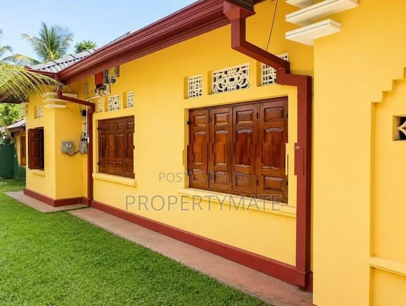 182 PERCHES 5 BEDROOM HOUSE FOR SALE AMBALANGODA, GALLE
