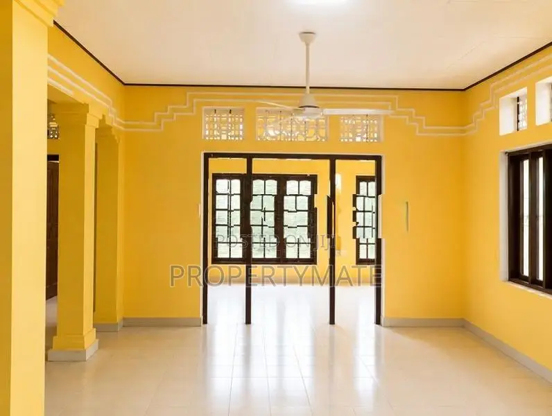 182 PERCHES 5 BEDROOM HOUSE FOR SALE AMBALANGODA, GALLE