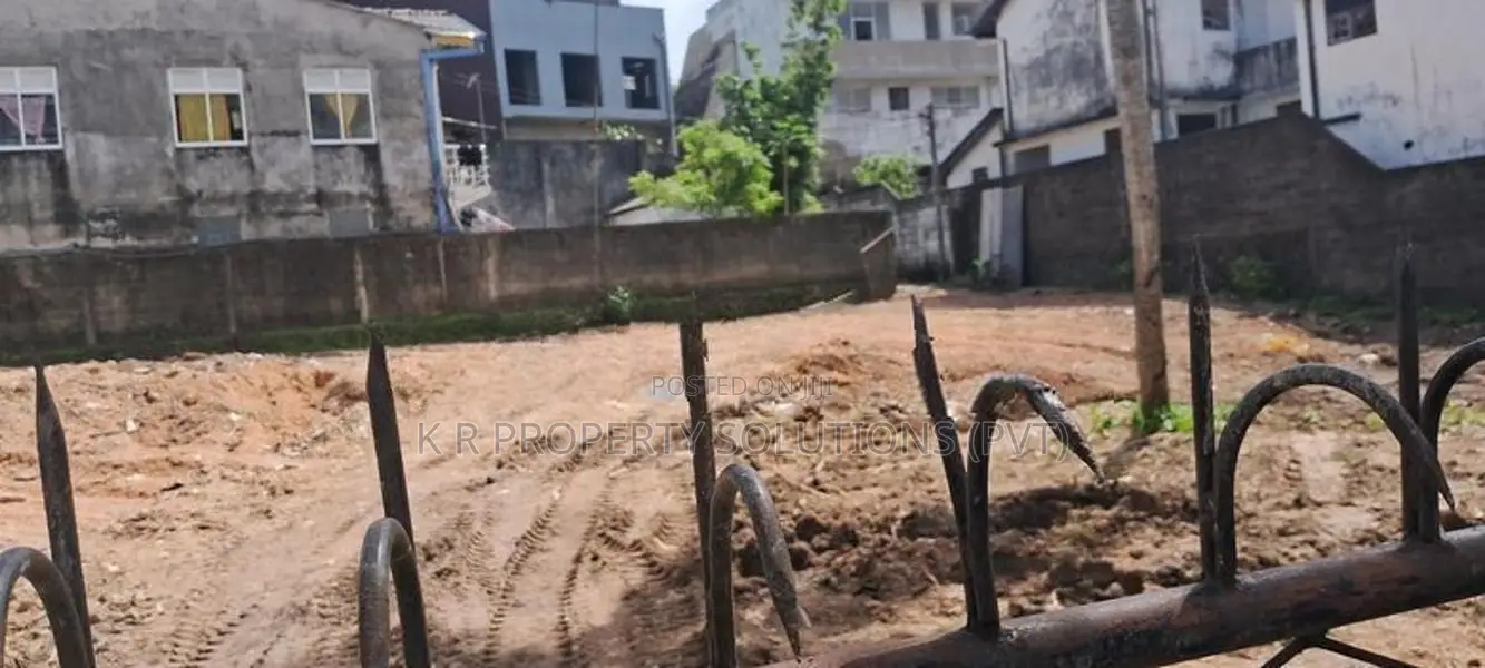 Land for sale in Bathtaramulla