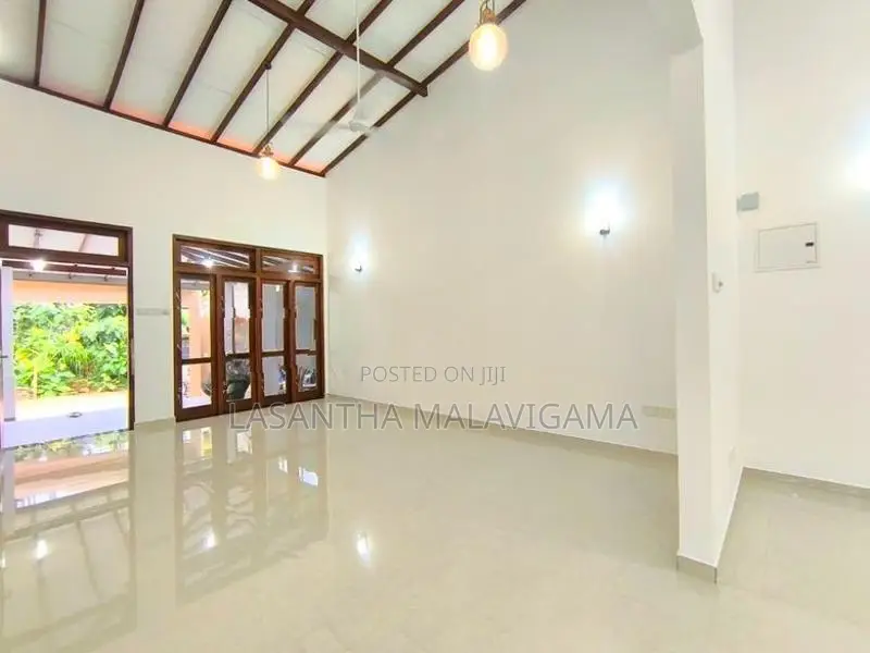 Brand New Single Storey House for Sale in Athurugiriya