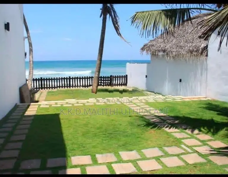 Vila For Sale Mathara On The Beech