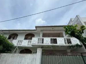 Upstairs House for Rent in Koswatte