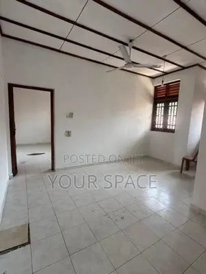Upstairs House for Rent in Koswatte