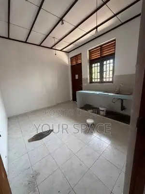 Upstairs House for Rent in Koswatte