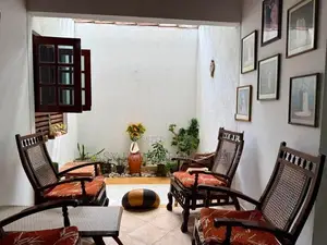 අඩි 20 පාරට මුහුනලා තෙමහල් නිවස හා කඩ කාමරය විකිණීමට / KK 14772