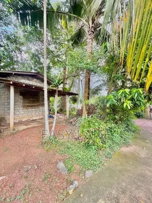 ගැළණිගම HIGHWAY පිවිසුමට 1 Km පර්චස් 15 ම ලක්ෂ 82/- / RU 15349