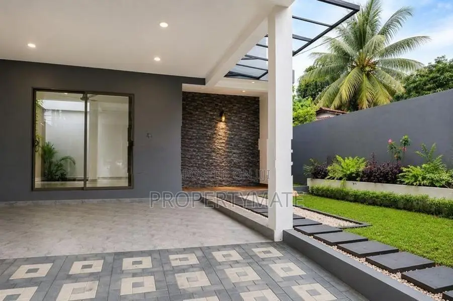 BRAND NEW THREE STOREY HOUSE FOR SALE IN PANNIPITIYA KOTTAWA