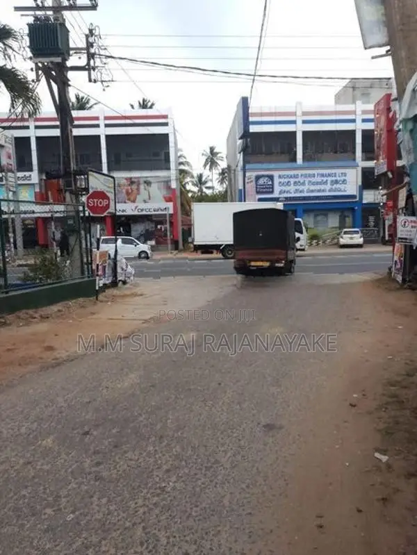 වෙන්නප්පුව ටවුමට නුදුරින් වටිනා ඉඩමක් විකිණීමට ඇත