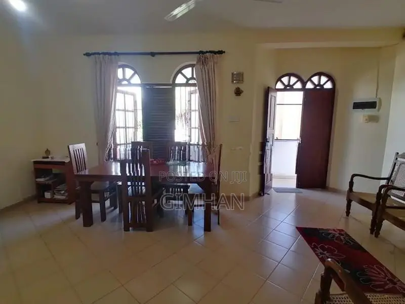 Airecondition 2 Bedrooms Upstairs House For Rent Dehiwala