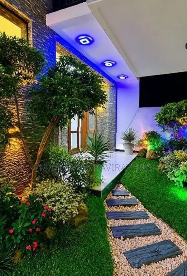 Beautiful Super Quality Mordern 3 Storied House - Kahatuduwa