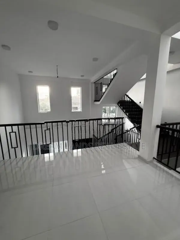 Two-storey stand alone house for rent kottawa