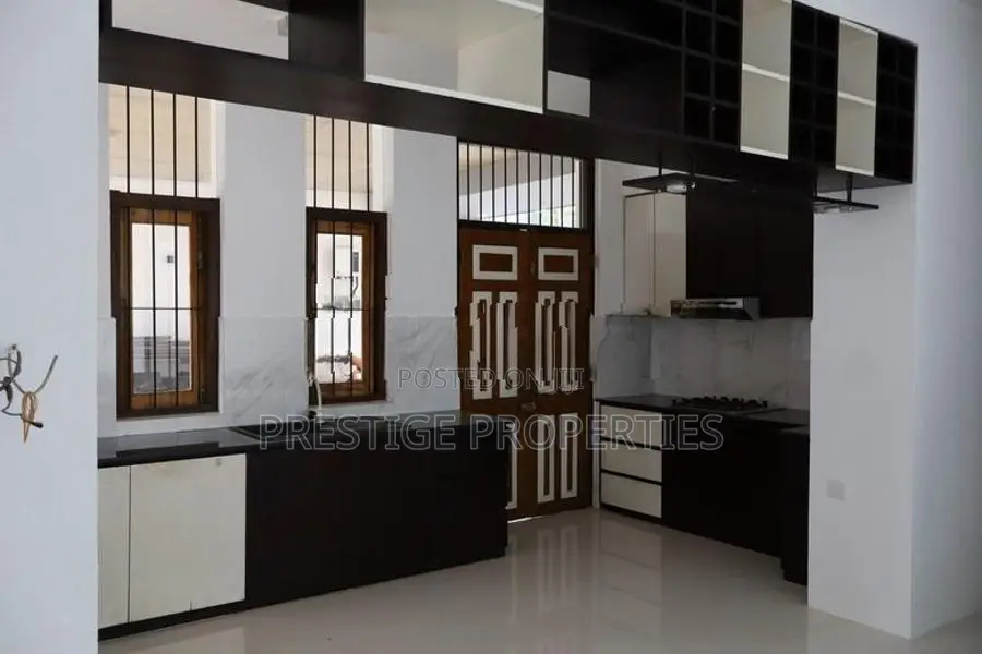Spacious Office space for rent in Boralasgamuwa - Commercial