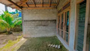 🛣️කඩවත නගරයට හා නුවර පාරට විනාඩි 10 අඩක් නිමකල නිවසක් / KM 13901