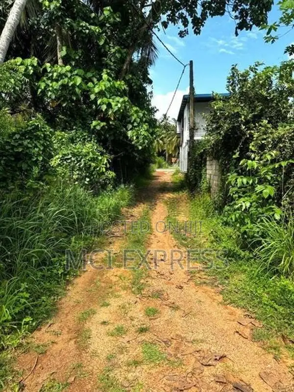 Land For Sale in Wennappuwa