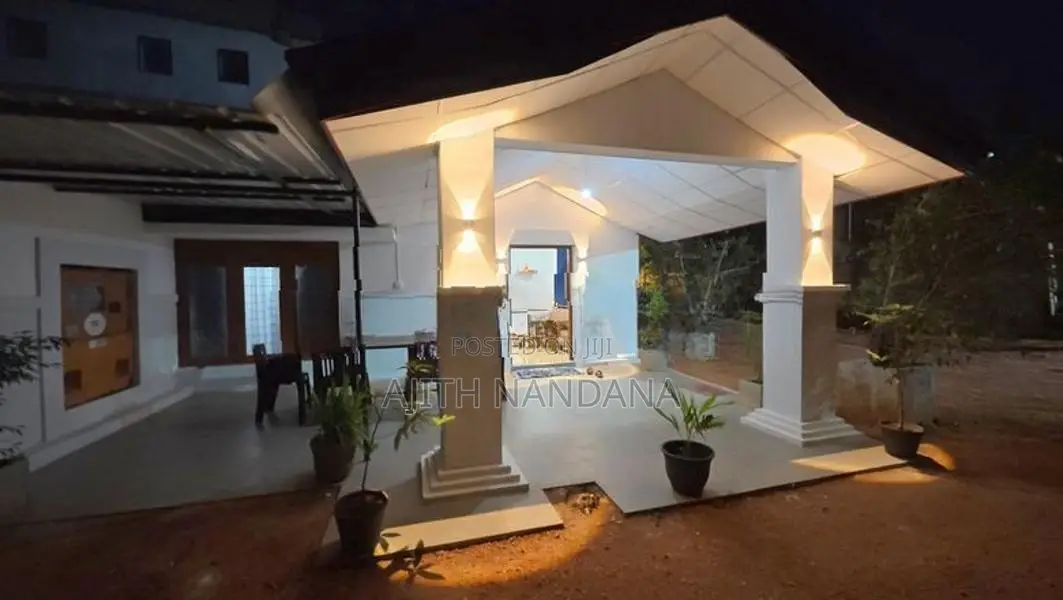 සෙවන හෝලිඩේ – අනුරාධපුර