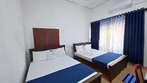 සෙවන හෝලිඩේ – අනුරාධපුර