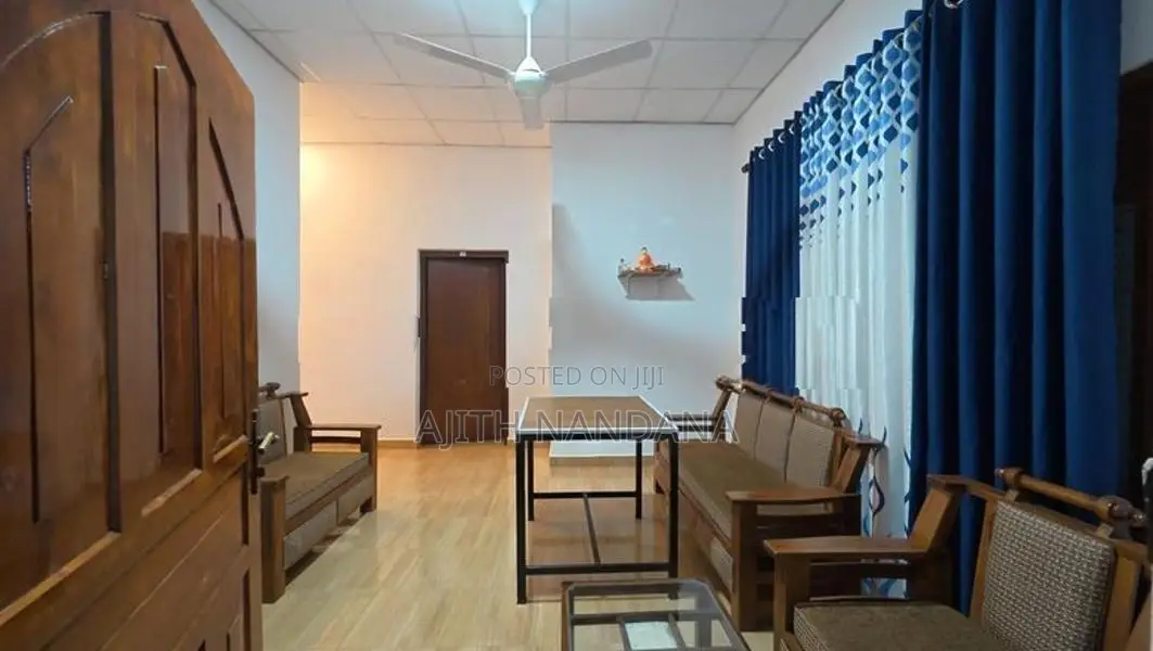 සෙවන හෝලිඩේ – අනුරාධපුර
