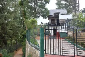 2 Bedroom Holiday Home