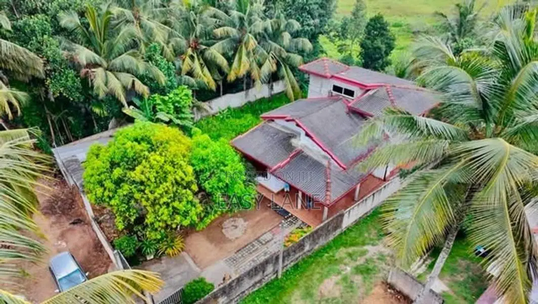 ​අතුරුගිරිය කඩුවෙල ප්‍රධාන මාර්ගය පෙනෙන දුරින් නිවසක් විකිනීමට /RU 155