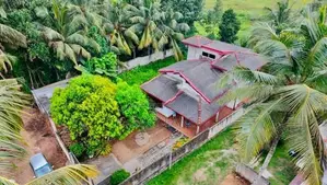​අතුරුගිරිය කඩුවෙල ප්‍රධාන මාර්ගය පෙනෙන දුරින් නිවසක් විකිනීමට /RU 155