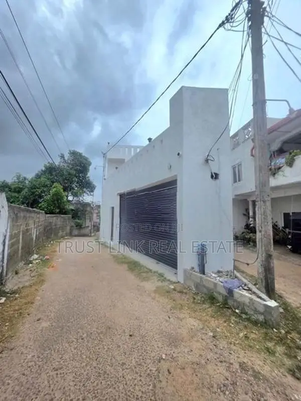 Modern Living in Wattala! Brand New 3-Story Home for Sale